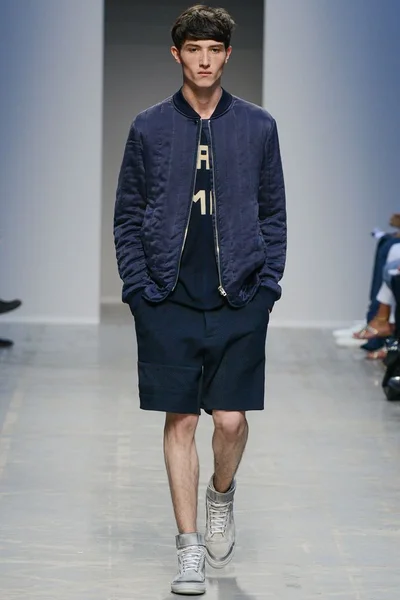 Look 13